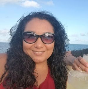 Meet your Posher, Yolanda